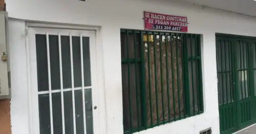 SE HACEN COSTURAS Y SE PEGAN PARCHES SE HACEN COSTURAS Y SE PEGAN PARCHES